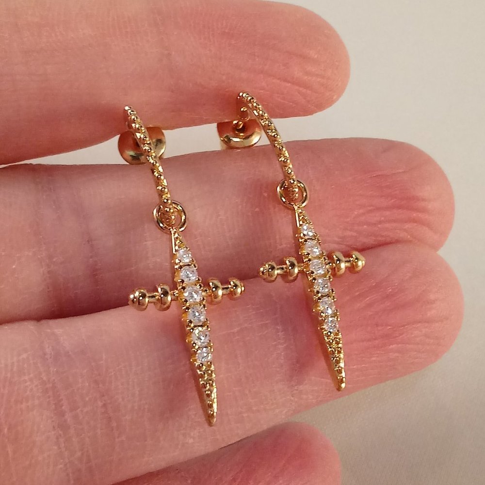 Men's 18K Yellow Gold + 925 Silver Diamond Zircon Cross Sword Stud Earrings Gift - Picture 4 of 6